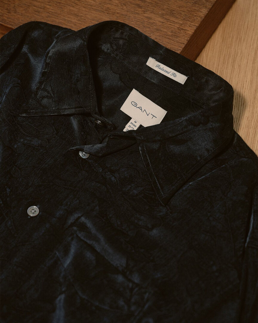 Black shirt made of viscose